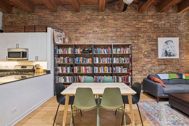 300 W Grand Avenue 312, Chicago, IL 60654