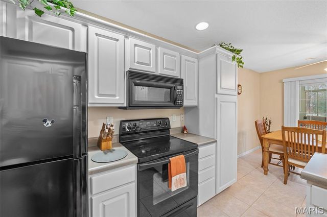 127 Stonebridge Manor Drive, Maryville, IL 62062