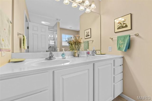 127 Stonebridge Manor Drive, Maryville, IL 62062