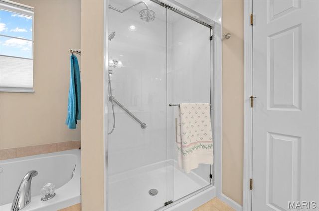 127 Stonebridge Manor Drive, Maryville, IL 62062