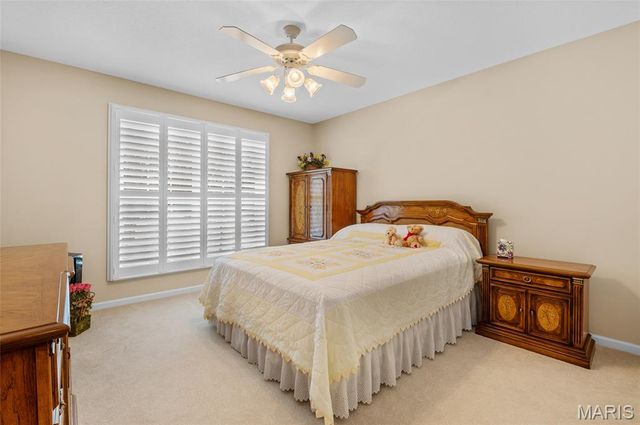 127 Stonebridge Manor Drive, Maryville, IL 62062