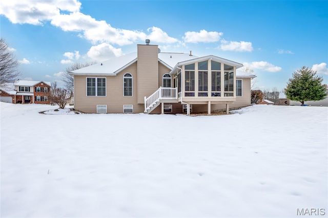 127 Stonebridge Manor Drive, Maryville, IL 62062