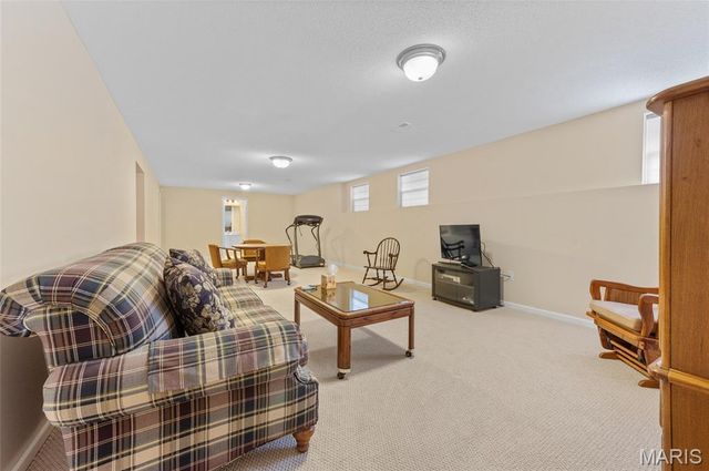 127 Stonebridge Manor Drive, Maryville, IL 62062