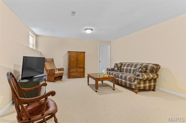 127 Stonebridge Manor Drive, Maryville, IL 62062