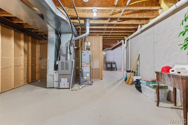 127 Stonebridge Manor Drive, Maryville, IL 62062