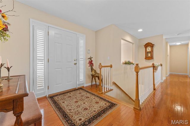 127 Stonebridge Manor Drive, Maryville, IL 62062