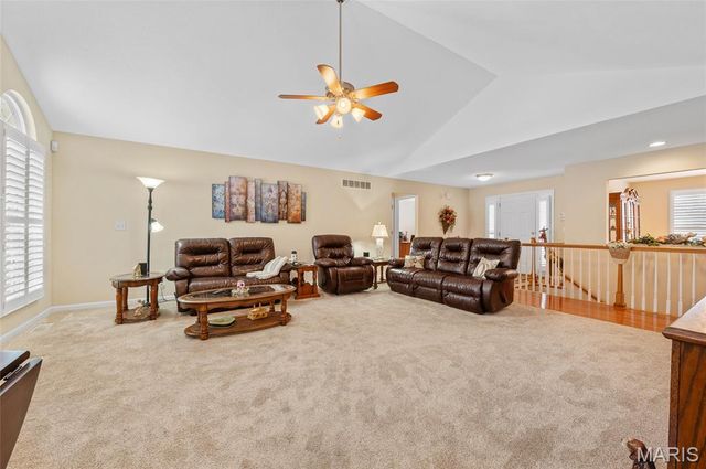 127 Stonebridge Manor Drive, Maryville, IL 62062