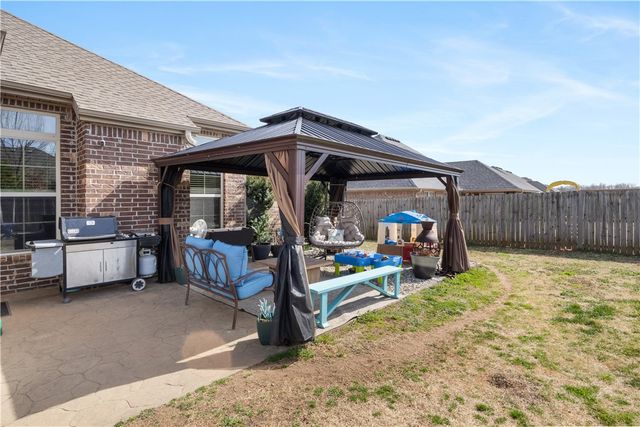 216 Ford Street, Lowell, AR 72745