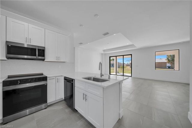 2208 NE 9th AVE, Cape Coral, FL 33909