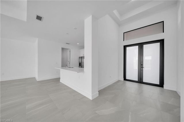 2208 NE 9th AVE, Cape Coral, FL 33909