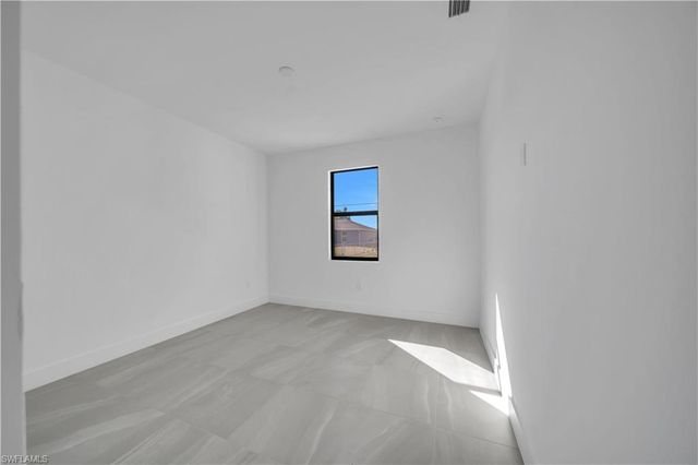 2208 NE 9th AVE, Cape Coral, FL 33909