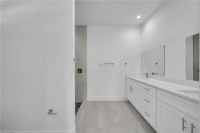 2208 NE 9th AVE, Cape Coral, FL 33909