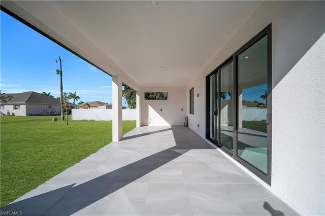 2208 NE 9th AVE, Cape Coral, FL 33909