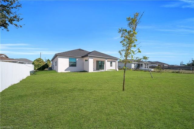 2208 NE 9th AVE, Cape Coral, FL 33909