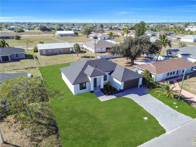 2208 NE 9th AVE, Cape Coral, FL 33909