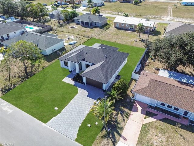 2208 NE 9th AVE, Cape Coral, FL 33909