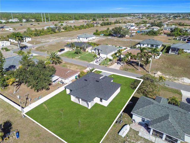 2208 NE 9th AVE, Cape Coral, FL 33909
