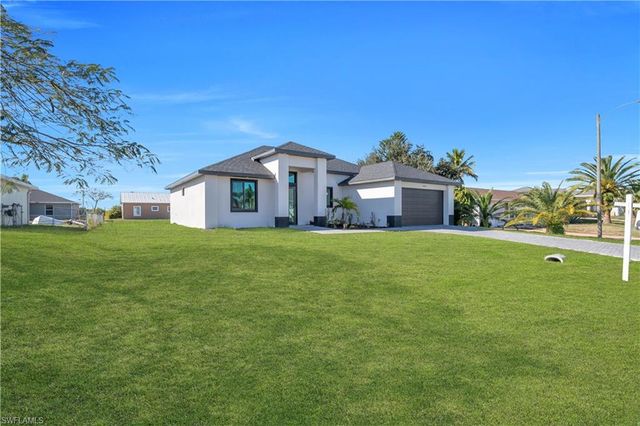 2208 NE 9th AVE, Cape Coral, FL 33909