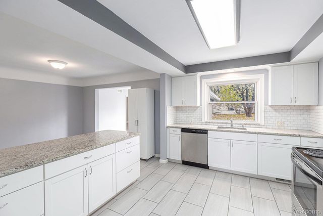 2657 Frankson Avenue, Rochester Hills, MI 48307