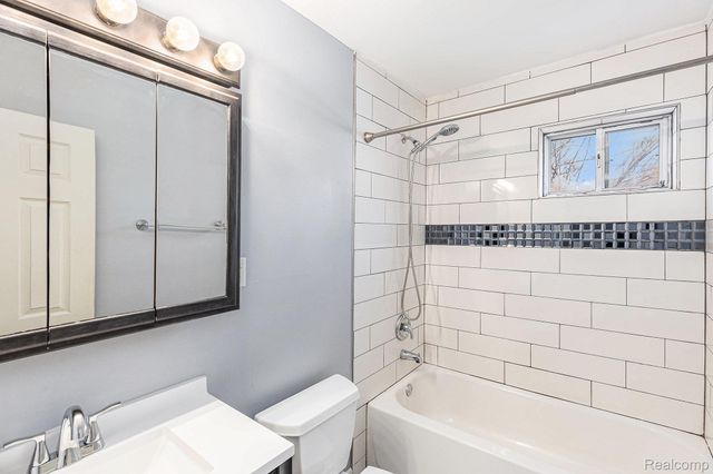 2657 Frankson Avenue, Rochester Hills, MI 48307