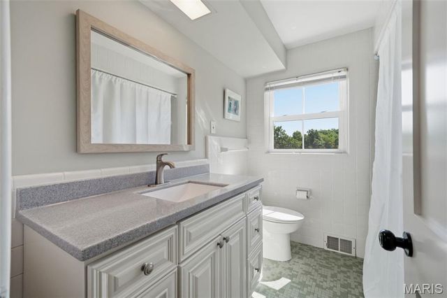 427 Clif Side Drive, Glendale, MO 63122