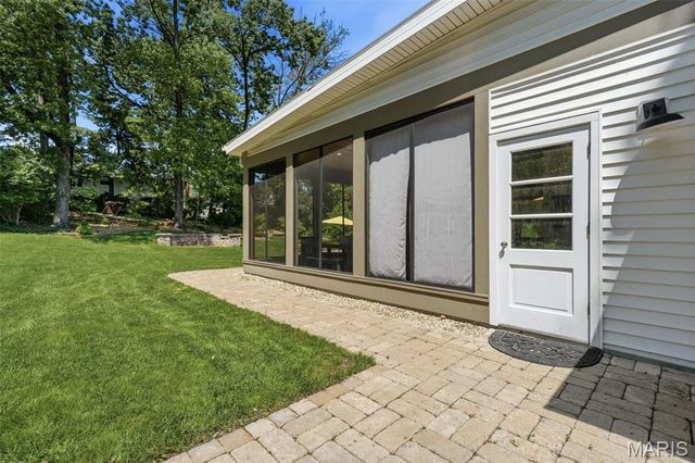 427 Clif Side Drive, Glendale, MO 63122