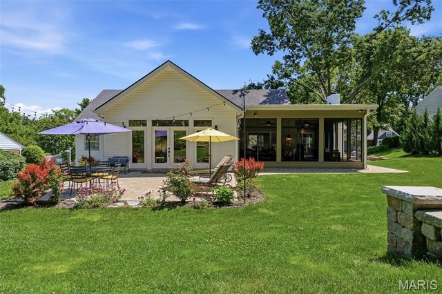 427 Clif Side Drive, Glendale, MO 63122