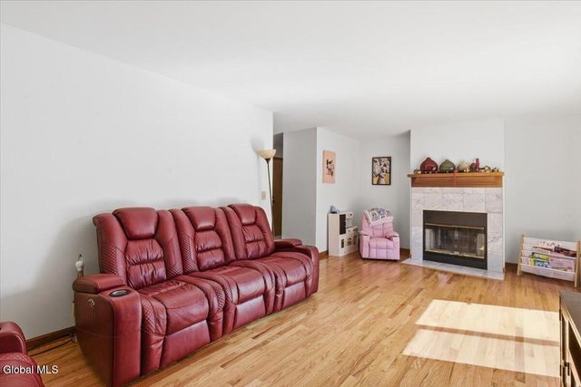 207 Hillcrest Avenue, Albany, NY 12203
