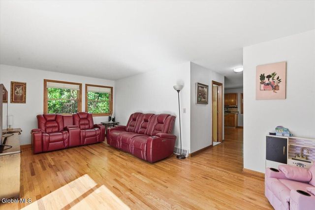 207 Hillcrest Avenue, Albany, NY 12203