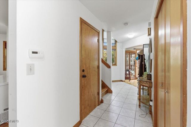 207 Hillcrest Avenue, Albany, NY 12203