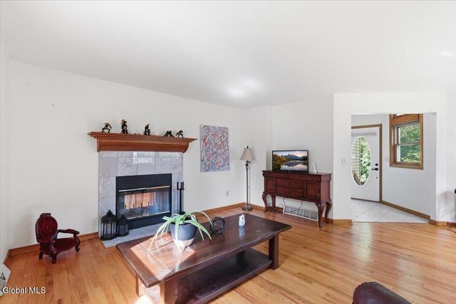 207 Hillcrest Avenue, Albany, NY 12203