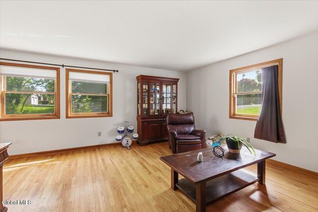 207 Hillcrest Avenue, Albany, NY 12203