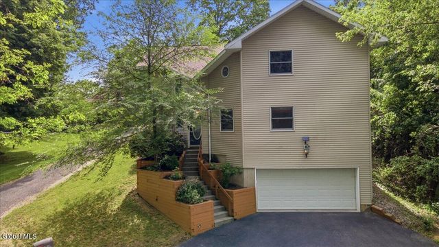 207 Hillcrest Avenue, Albany, NY 12203