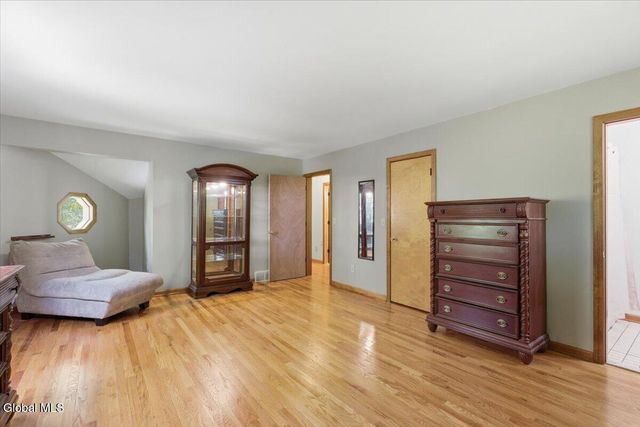 207 Hillcrest Avenue, Albany, NY 12203
