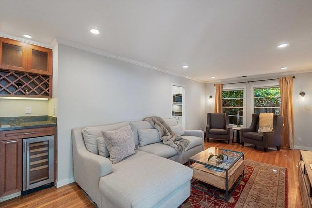 243 Robin Way, Menlo Park, CA 94025