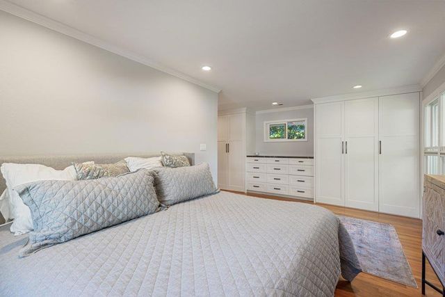 243 Robin Way, Menlo Park, CA 94025