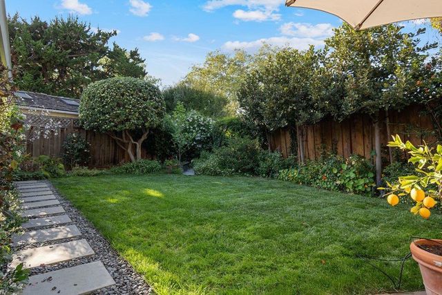 243 Robin Way, Menlo Park, CA 94025