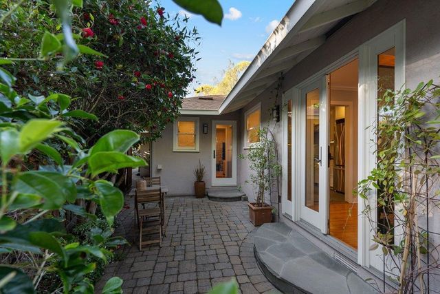 243 Robin Way, Menlo Park, CA 94025