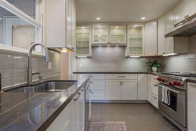 243 Robin Way, Menlo Park, CA 94025