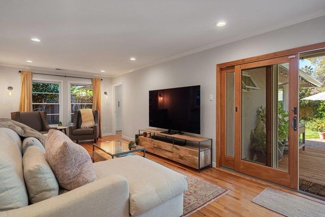 243 Robin Way, Menlo Park, CA 94025