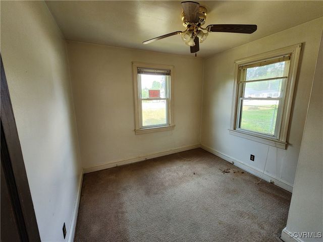 25521 Ferndale Rd, Petersburg, VA 23803