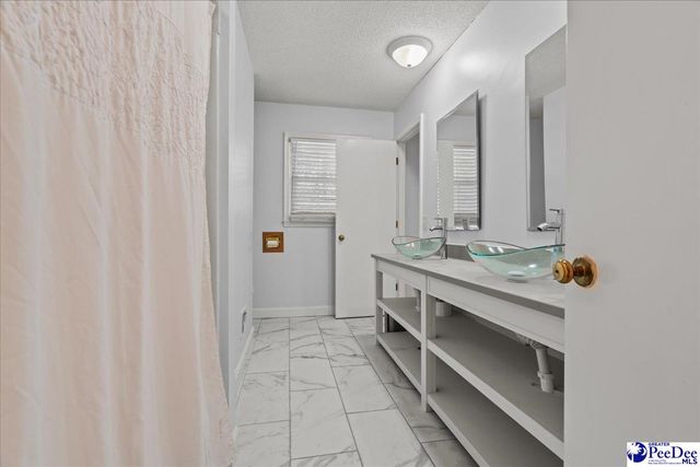 1305 Salem Rd, Hartsville, SC 29550