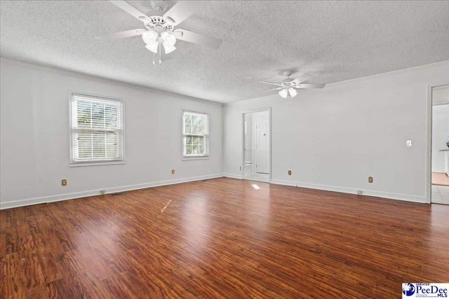 1305 Salem Rd, Hartsville, SC 29550