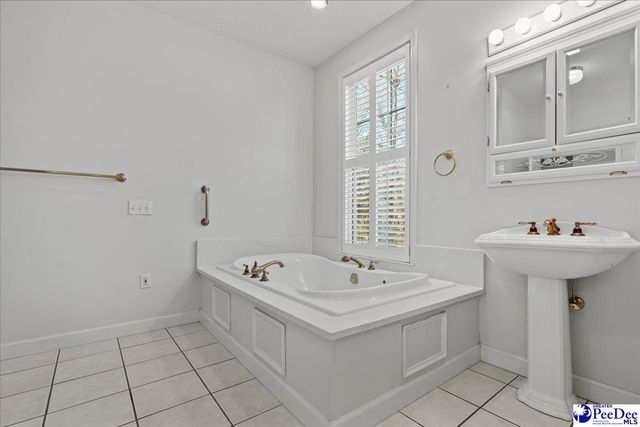 1305 Salem Rd, Hartsville, SC 29550