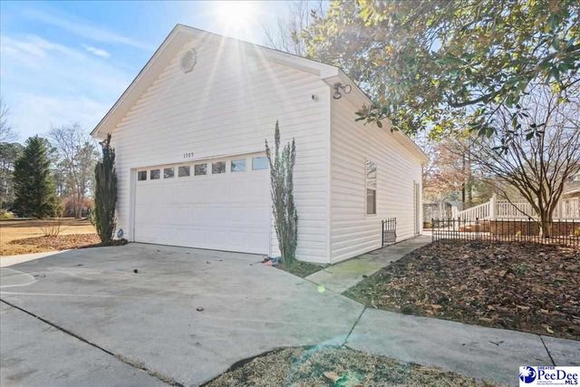 1305 Salem Rd, Hartsville, SC 29550