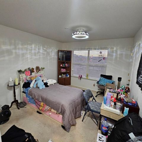 1286 N Ladonia Dr, Pueblo, CO 81007