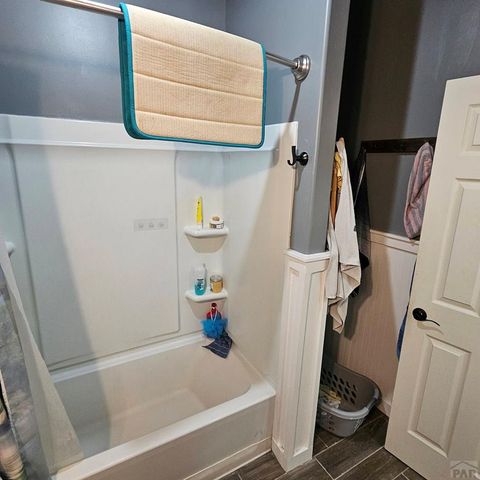 1286 N Ladonia Dr, Pueblo, CO 81007