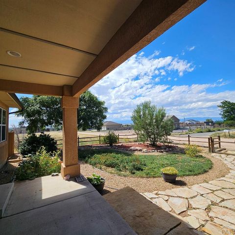 1286 N Ladonia Dr, Pueblo, CO 81007