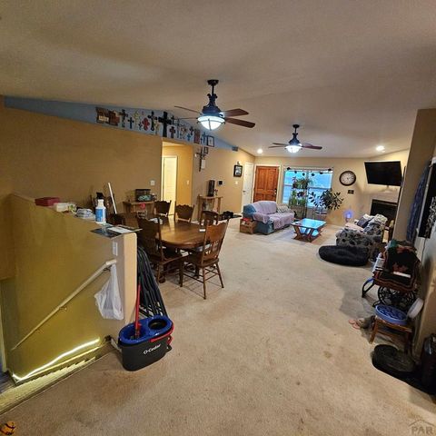 1286 N Ladonia Dr, Pueblo, CO 81007