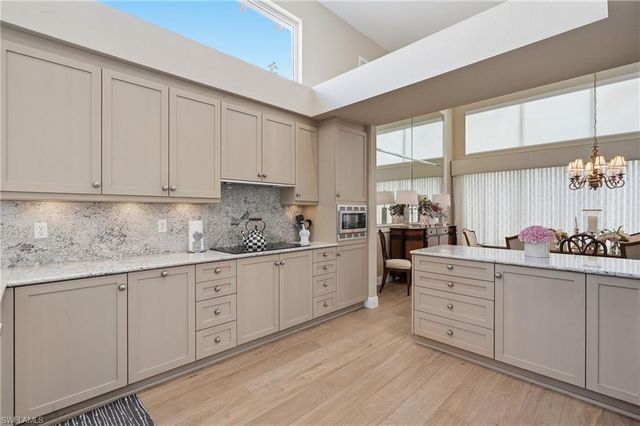 7976 Grand Bay DR 5, Naples, FL 34108